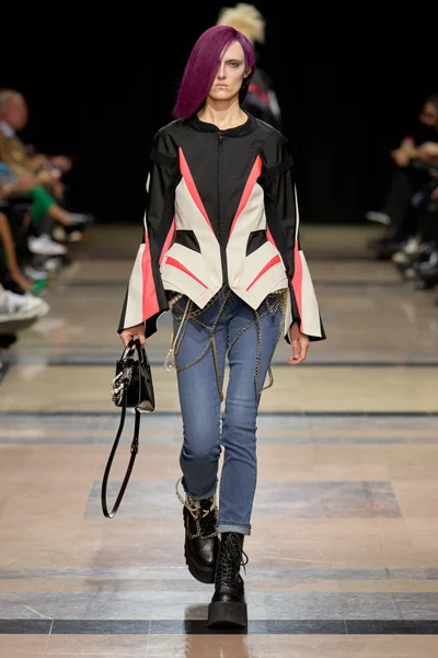 Look 46
